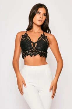 Yvonne - Black Crochet Crop Top 12 Yvonne - Black Crochet Crop Top -Outlet Sarto Base Store 25 07 MISSG 0455